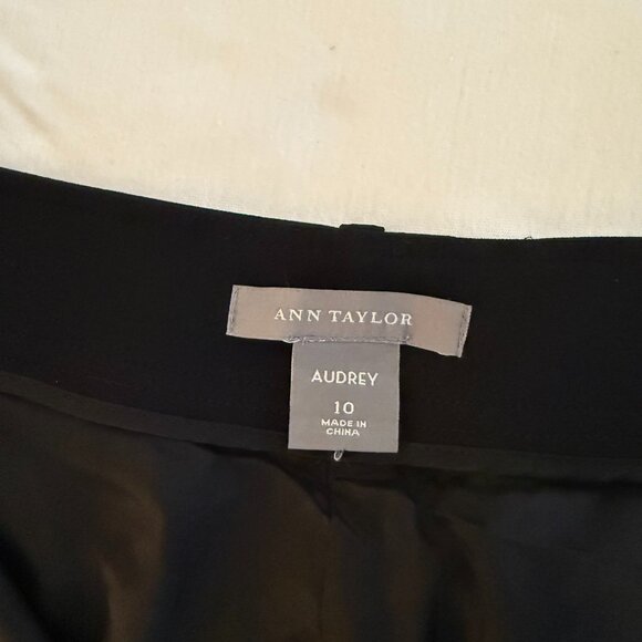 Ann Taylor Black Audrey Pants / Size 10 / Classic/Timeless - Picture 7 of 8